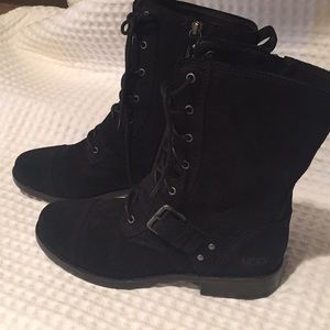 UGG NWOT lace up boots